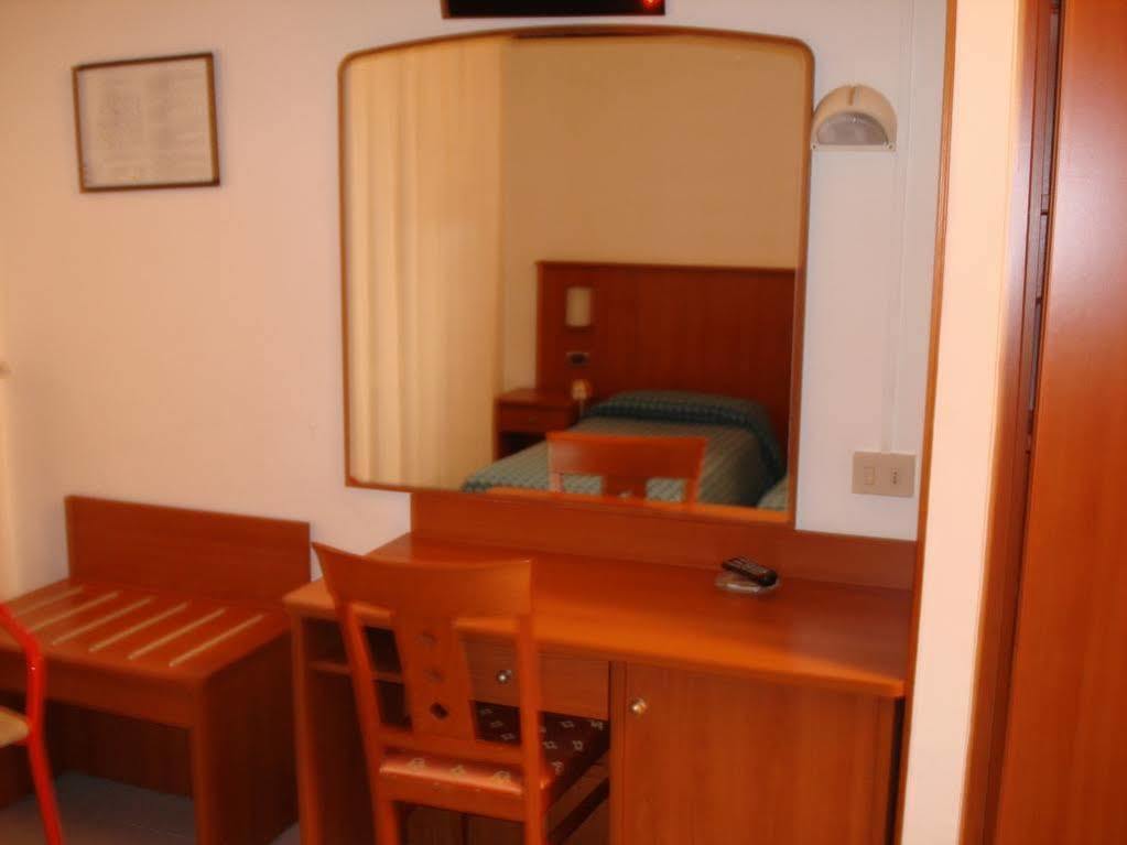Hotel Aquilia Laigueglia Kültér fotó